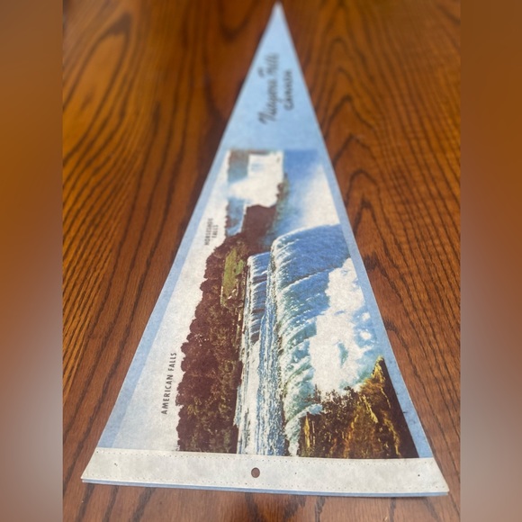 Niagara Falls Souvenir Pennant - Picture 3 of 5